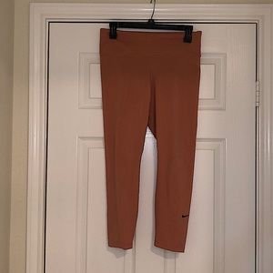 Nike Dry fit Capri leggings